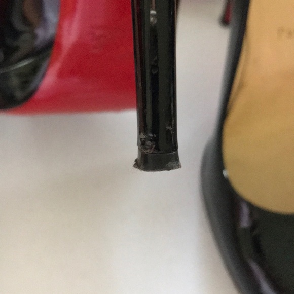 Christian Louboutin Black Patent Pump - Picture 6 of 8